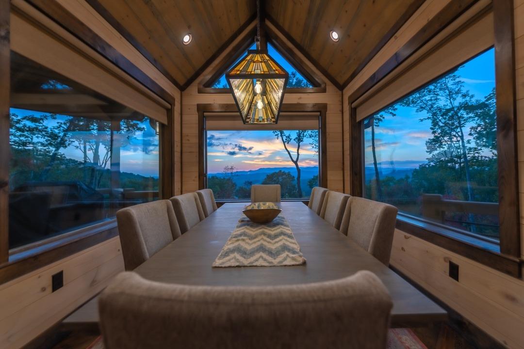 Luxury Cabin Dining Room in Georgia