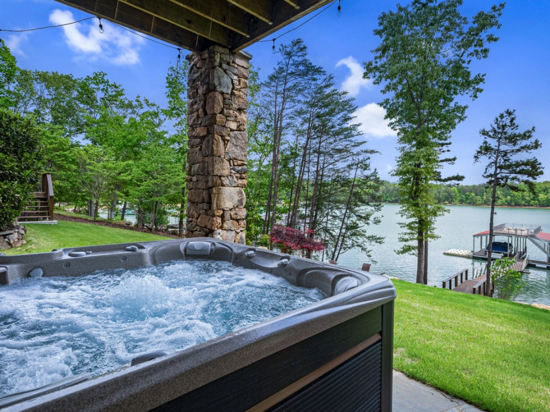 Hot Tub at Nottely Island Retreat