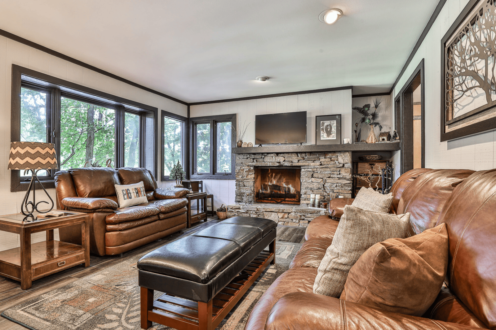 The Retreat at Lake Sconti Living Room